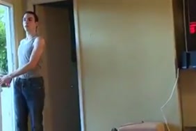 Elle avale le sperm de cheval